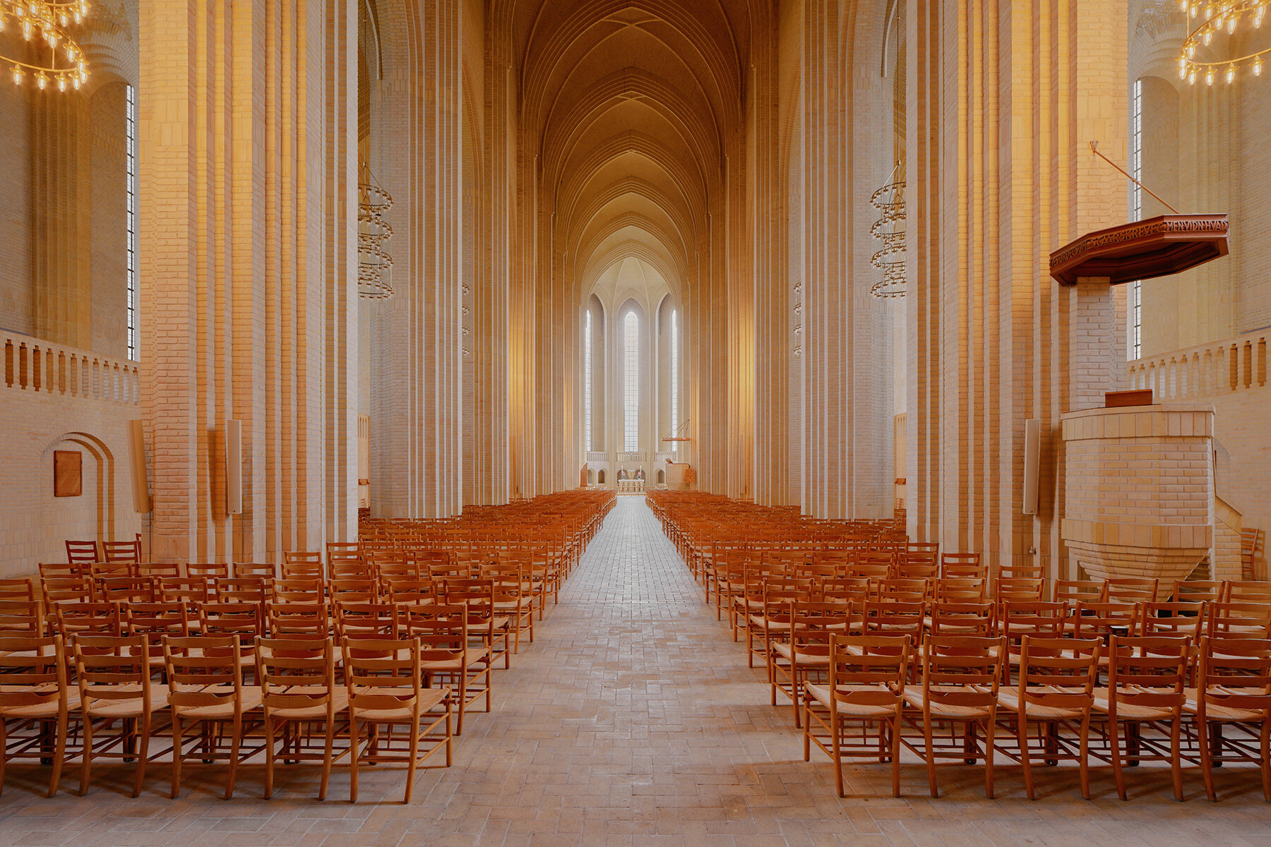 david-altrath-expressionist-geometry-grundtvigs-church-copenhagen-designboom-large03
