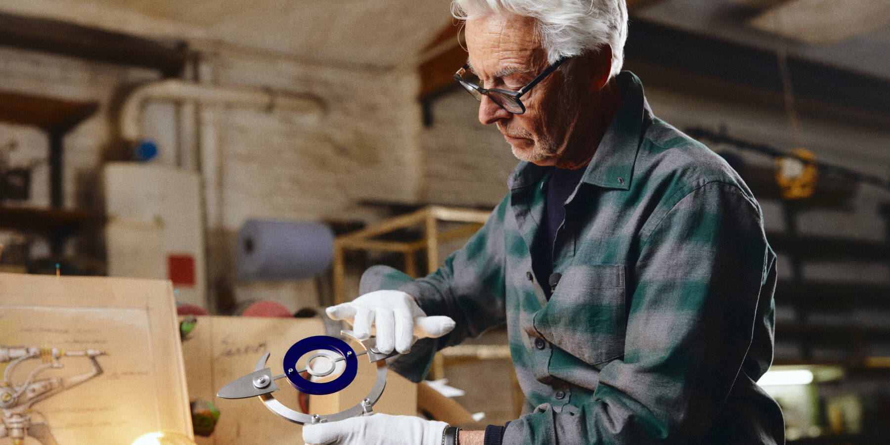 dimmable-sun-spherical-bulb-frank-buchwald-machine-light-MB&F-mad-gallery-designboom-ban