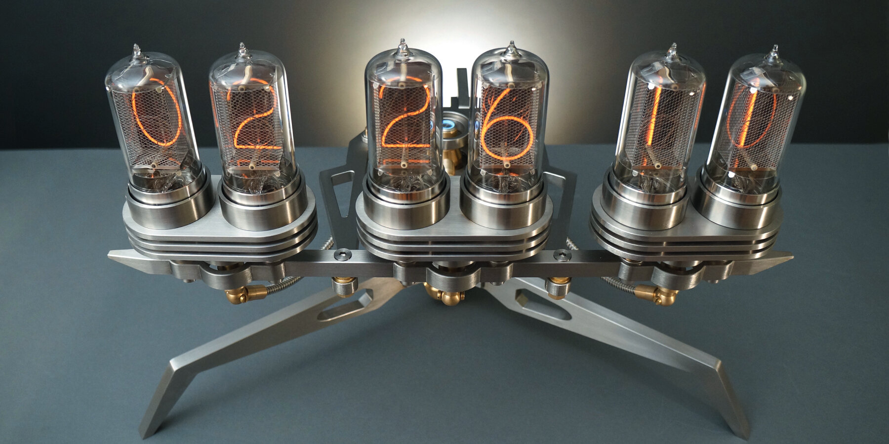 dimmable-sun-spherical-bulb-frank-buchwald-machine-light-MB&F-mad-gallery-designboom-ban2