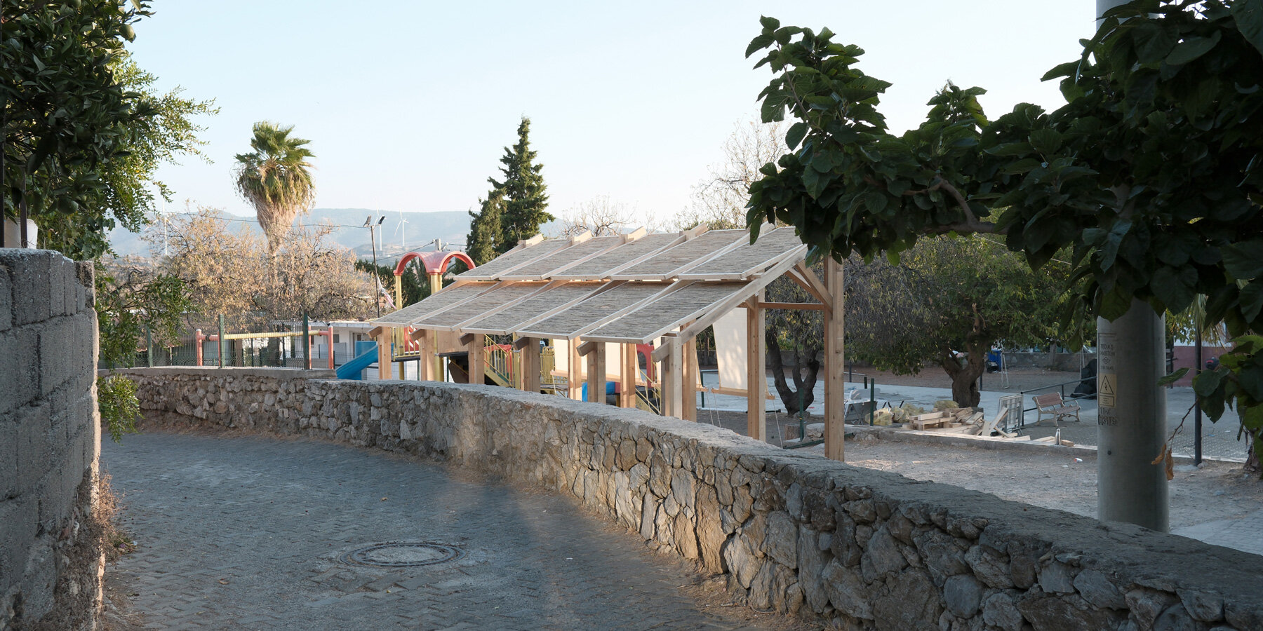 field-shelter-public-pavilion-datca-summer-timber-workshop-vernacular-structures-cardak-turkey-designboom-1800-2