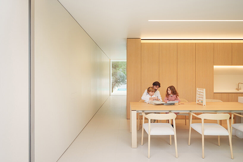 fran silvestre arquitectos develops timber-and-steel home conceived for dismantling in spain