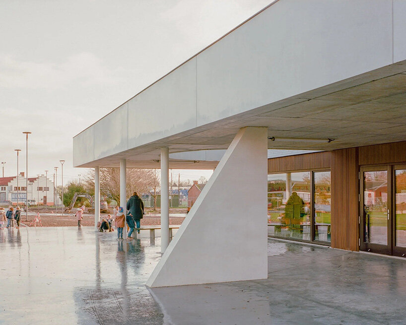 geometric supports guide movement at belgian school by LT2A and open architectes