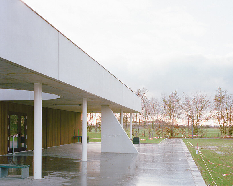 geometric supports guide movement at belgian school by LT2A and open architectes