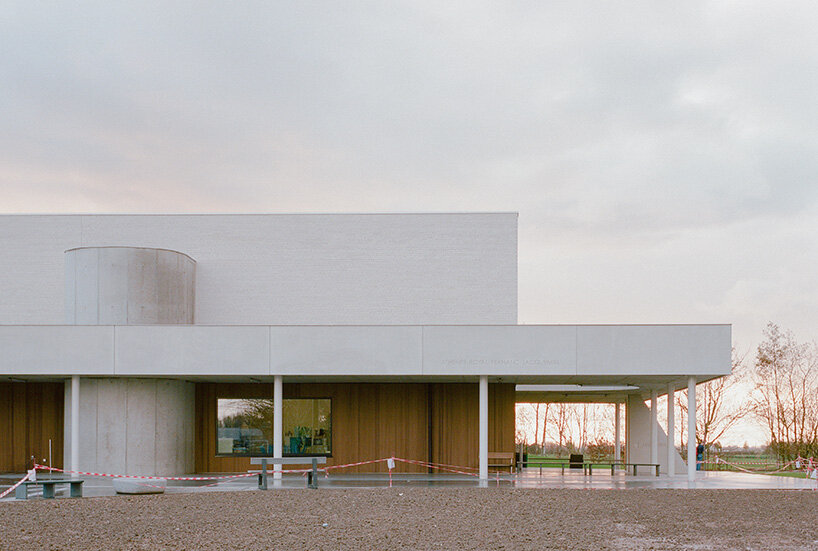 geometric supports guide movement at belgian school by LT2A and open architectes