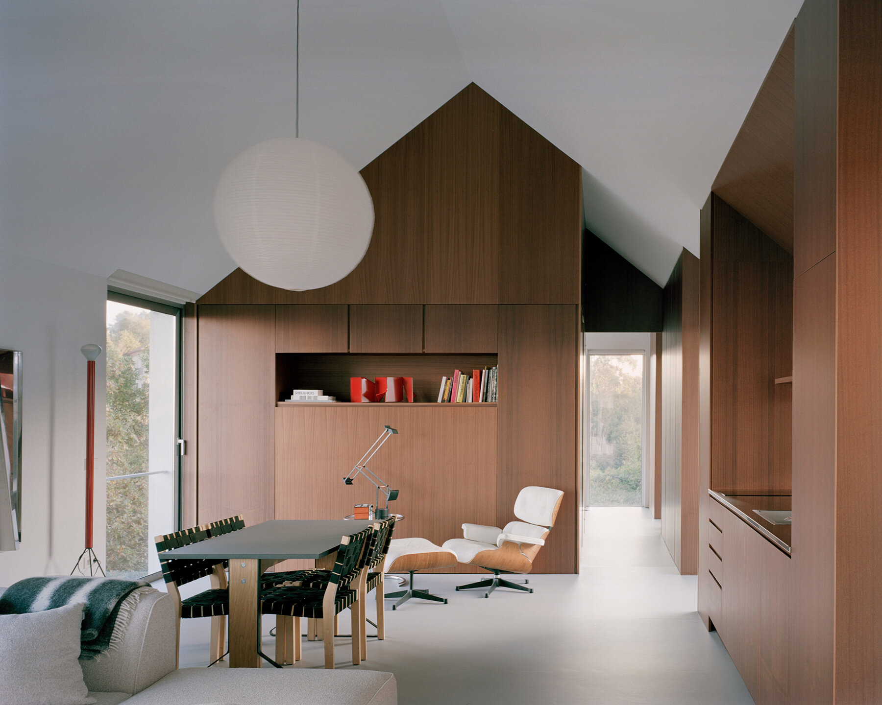 hanghar-steel-framed-prefab-residence-48-hours-uneven-spanish-plot-designboom-large01