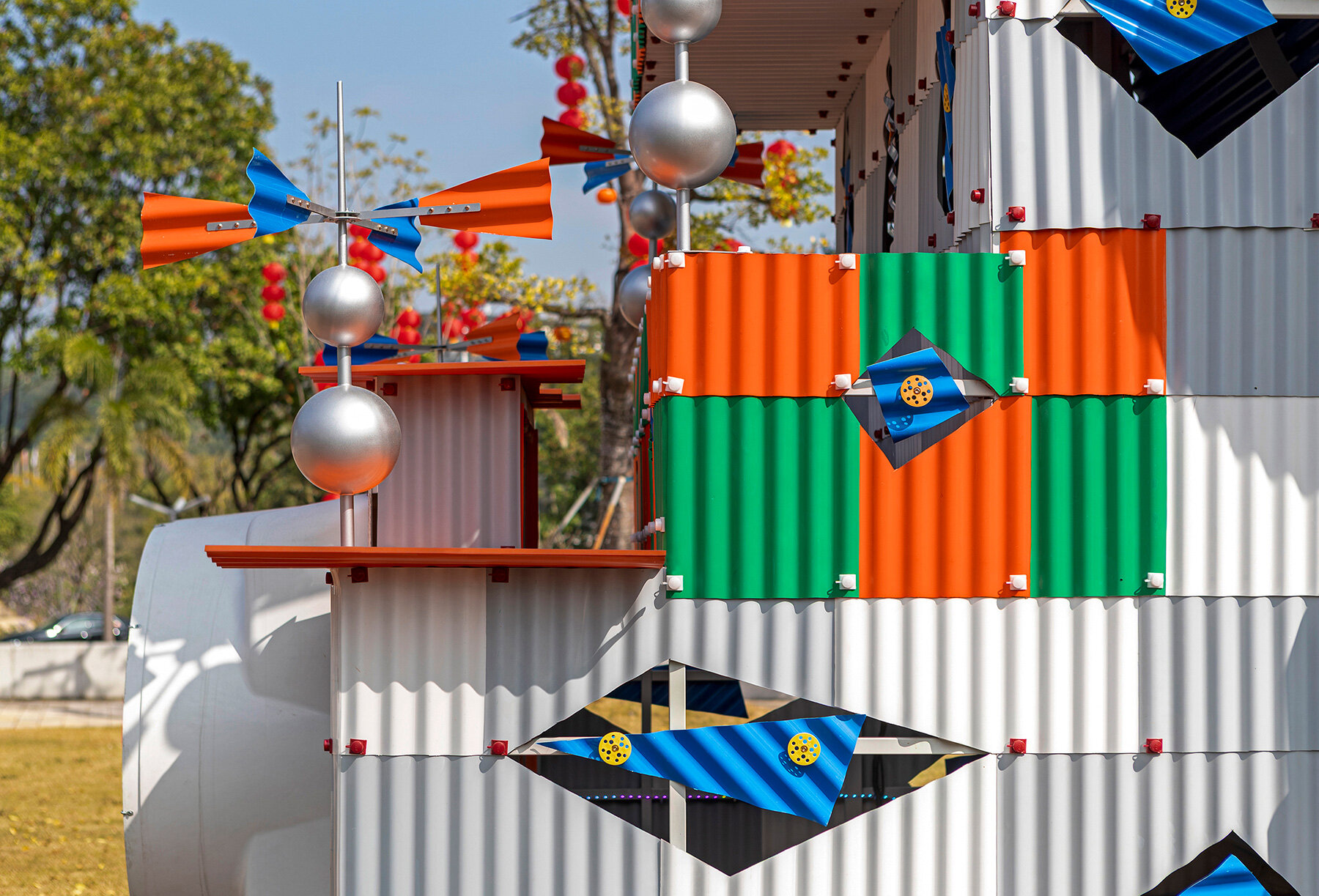 industrial-components-glowing-clock-house-drawing-architecture-studio-china-ddesignboom-large02