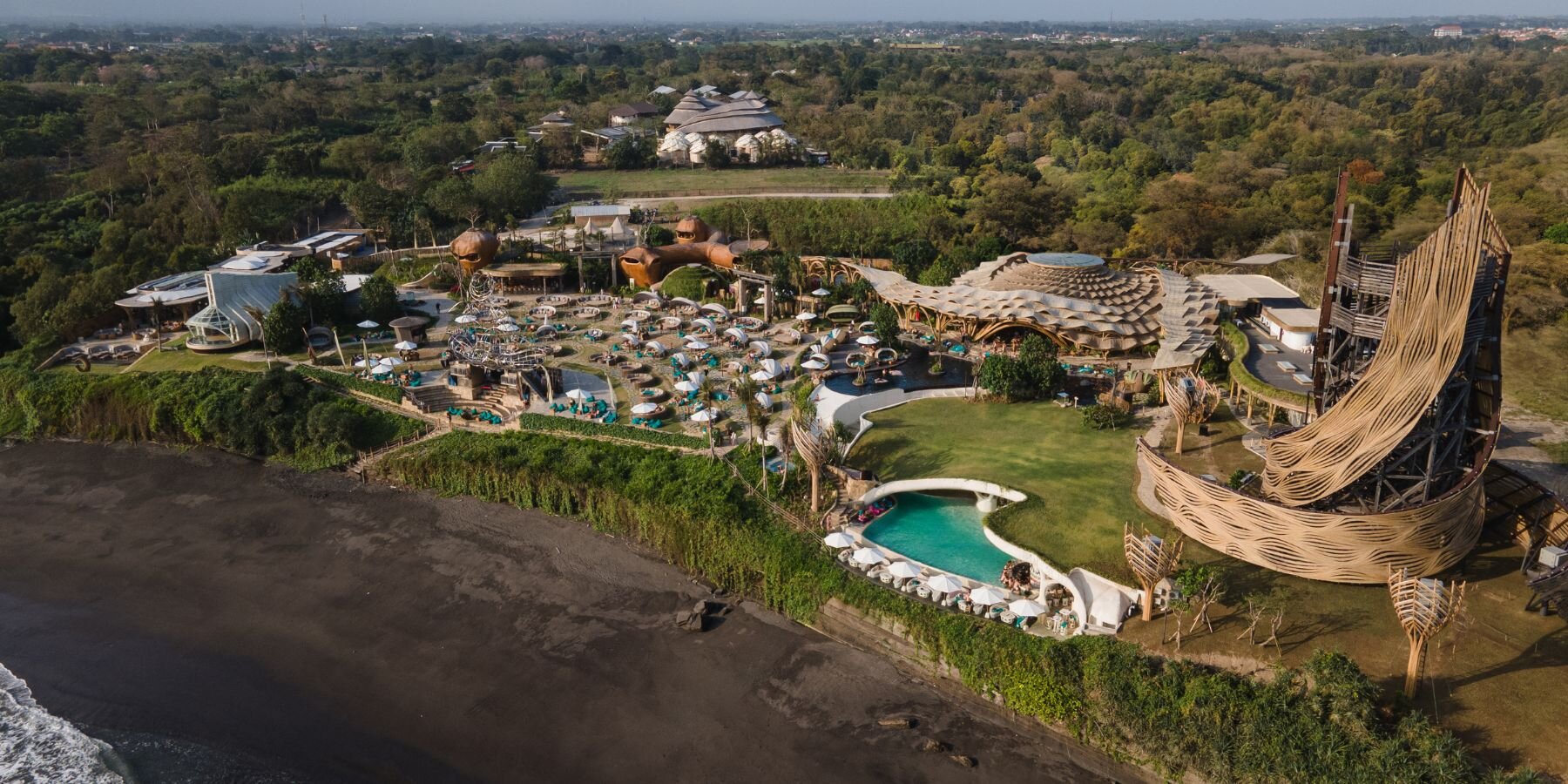 inspiral-architects-luna-beach-club-bali-geometry-driven-masterplan-designboom-1800-1