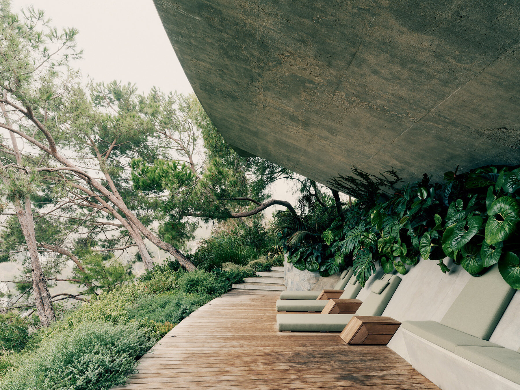 lautners-castle-renovation-conner-perry-renovation-los-angeles-california-designboom-08a