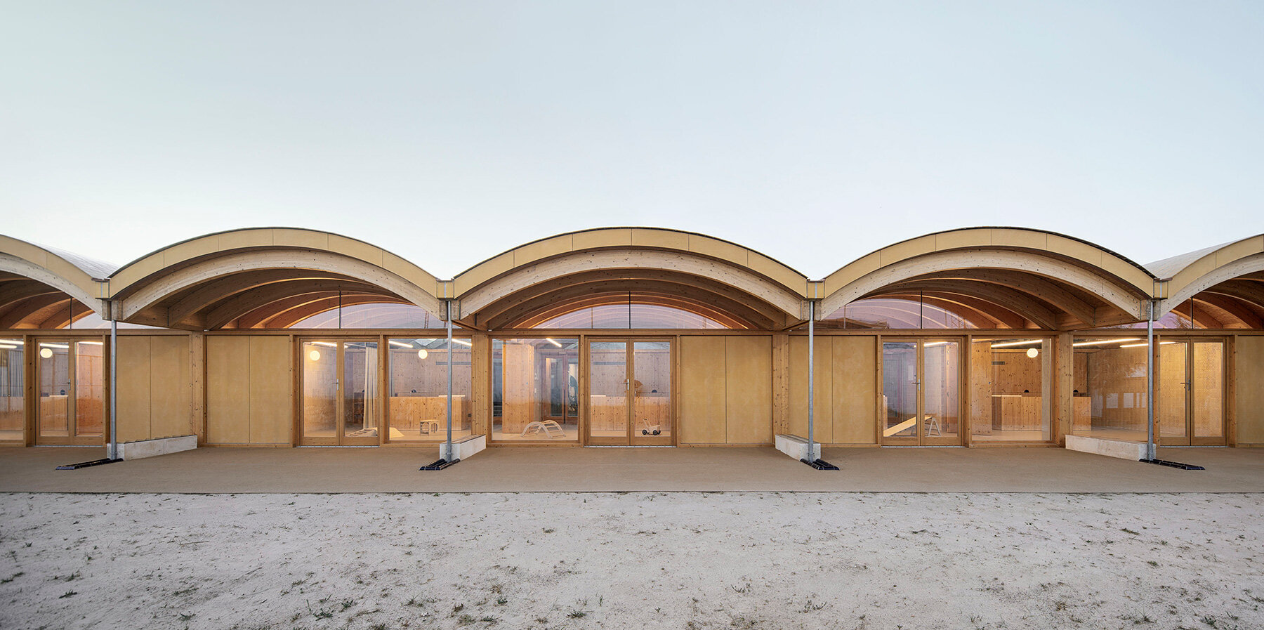 low-rise-vaults-undulating-roofline-nursery-school-mallorca-bos-arquitectes-designboom-large02