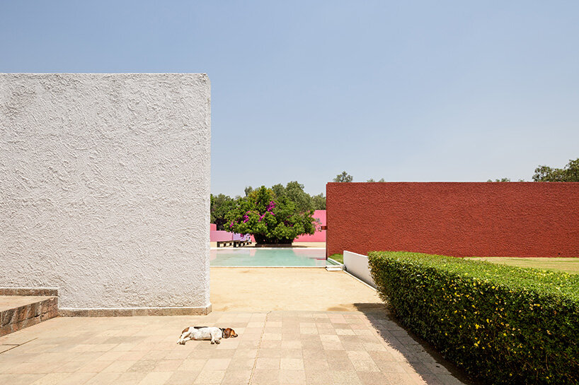 La Cuadra San Cristóbal de Luis Barragán reabre al público en México con dos exposiciones - 2