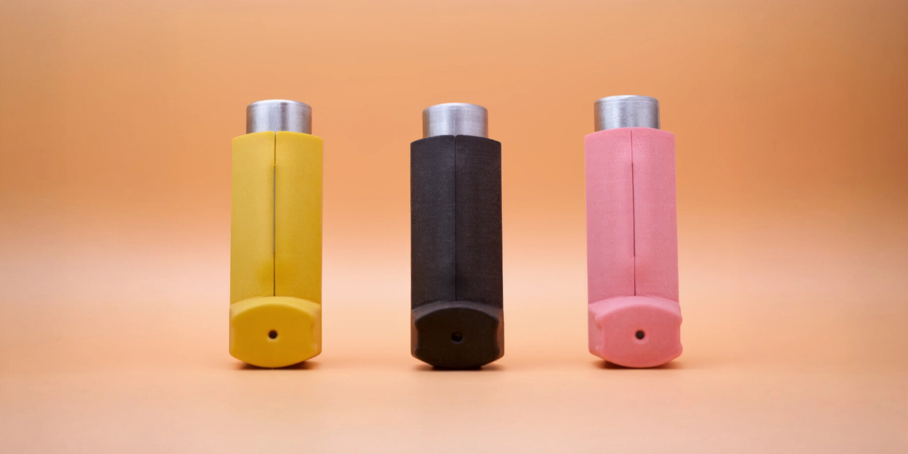 magnetic-polymer-aluminum-case-inhalers-hale-matthew-conlon-designboom-ban4