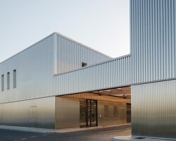 reflective steel sheet cladding wraps achères technical center in france