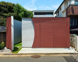 naf architect & design peels back the perimeter of tokyo house to reveal curved inner facade