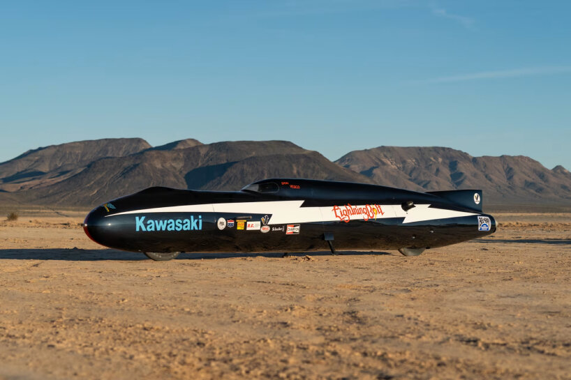 the custom vehicle retains the same form of the its previous version