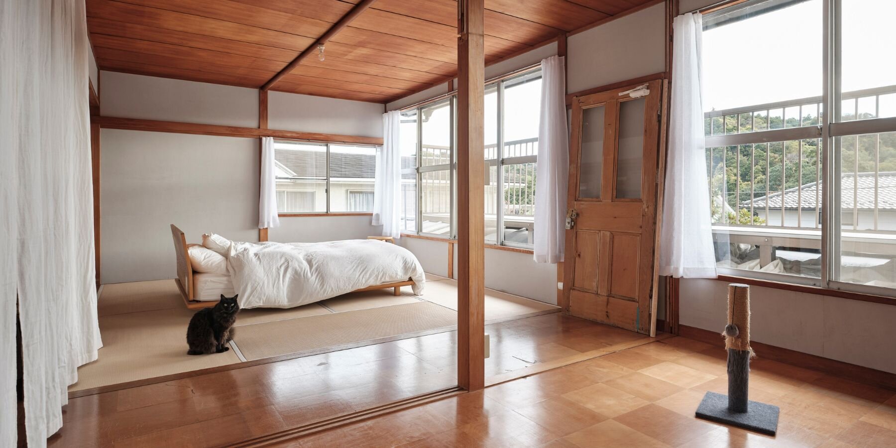 roovice-renovation-mid-century-japan-home-layered-wooden-interiors-designboom-1800-3