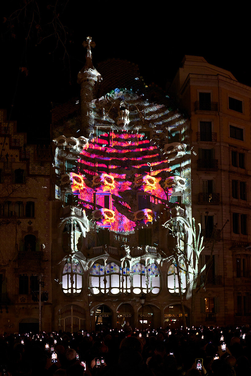 united visual artists animates gaud&iacute;'s casa batll&oacute; facade through embodied motion