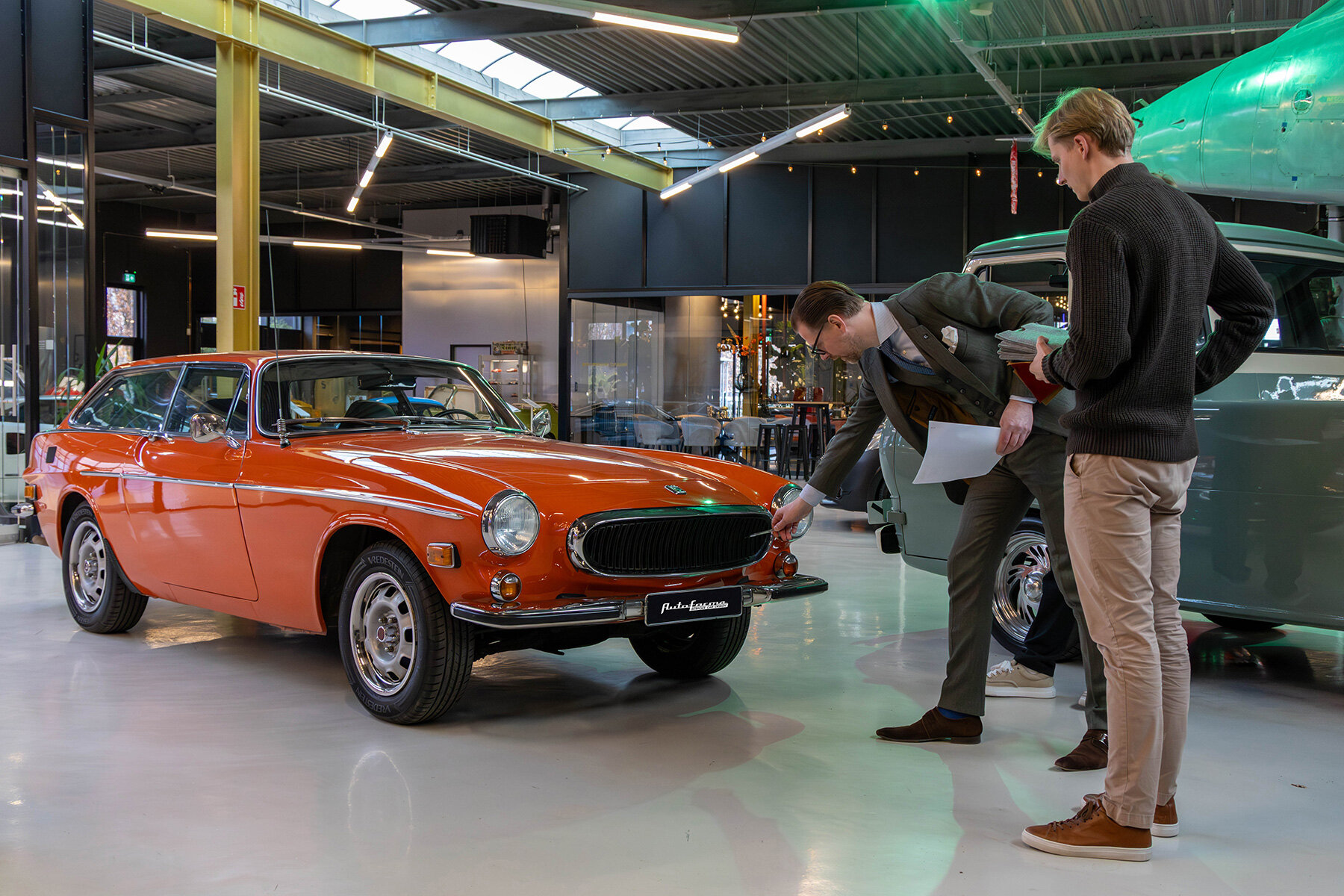 volvo-p1800-es-shooting-brake-restomod-autoforma-designboom-08a