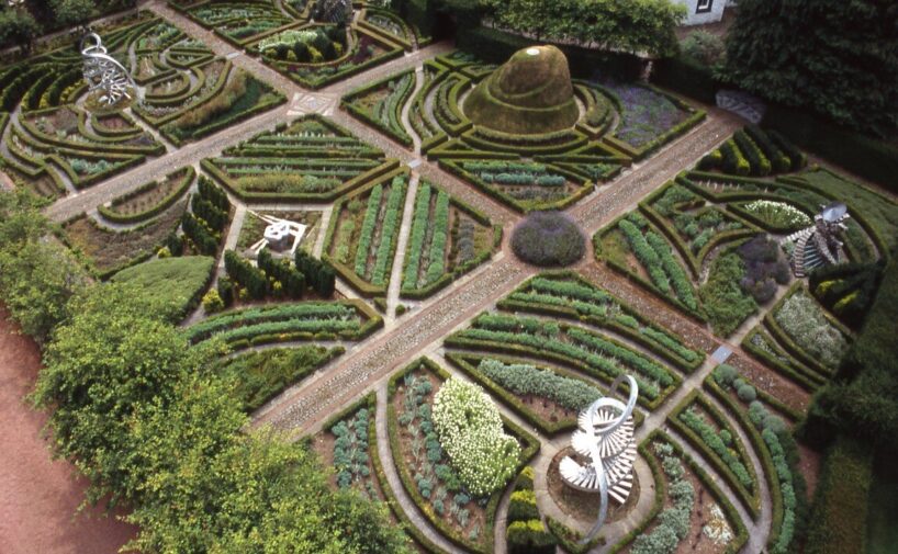 charles jencks’ garden of cosmic speculation translates science into shared experience - 7