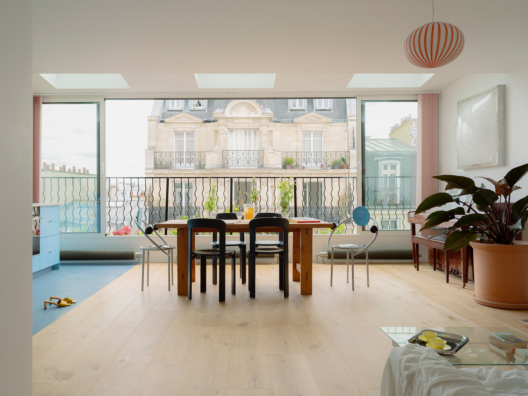 acte-deux-paris-apartment-swimming-lane-color-movement-designboom-large01