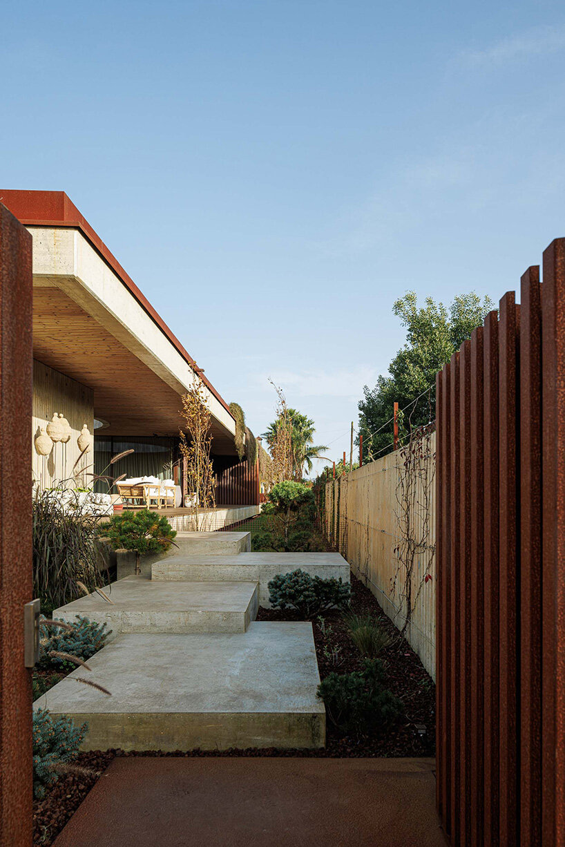 circular courtyard pool opens house by pedro henrique to sky and light in portugal - 3