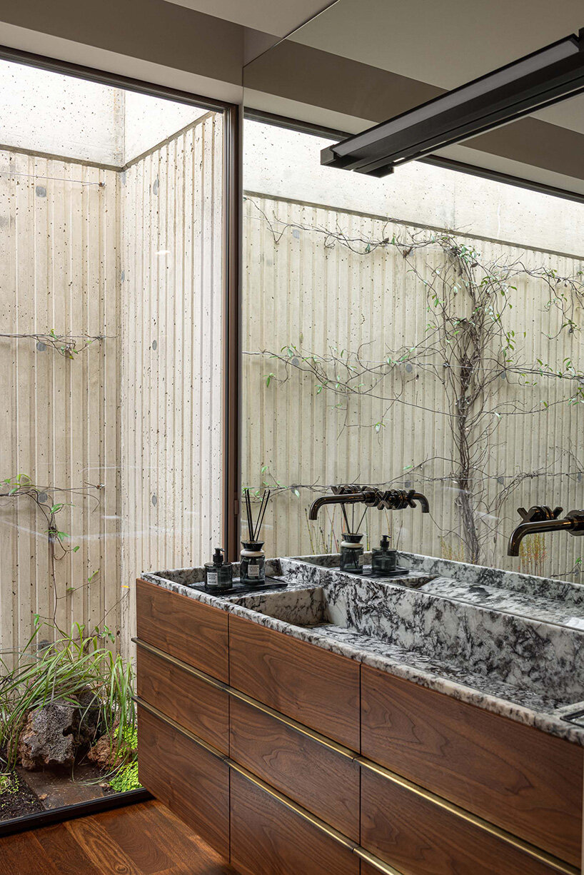 circular courtyard pool opens house by pedro henrique to sky and light in portugal - 12