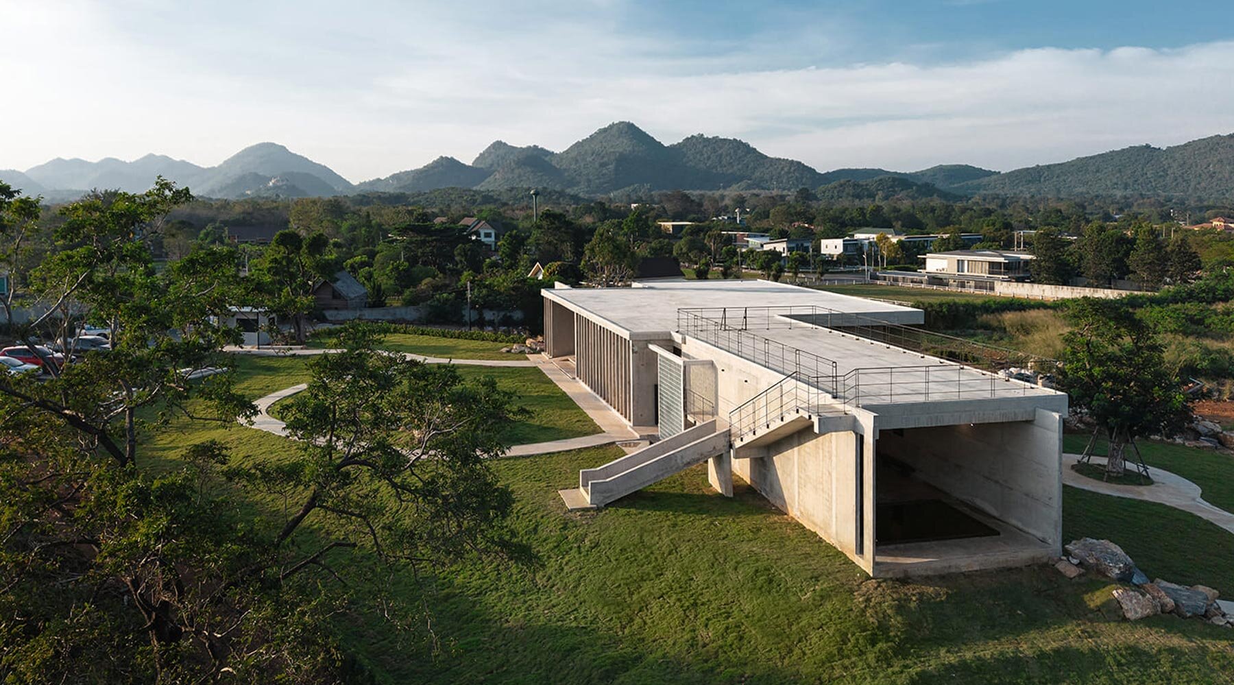 concrete-structure-mountainous-landscape-thailand-sim-studio-designboom-1800-3