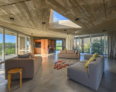 cristián nanzer cuts skylight into this 'casa cosmos' for a triangulated view of the stars