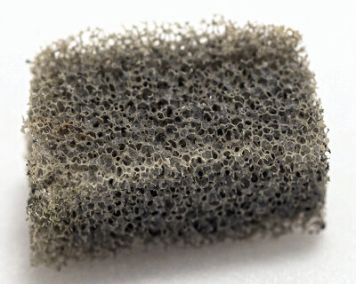sponge filter inspired by sea urchin absorbs oil spills from oceans using microscopic spikes