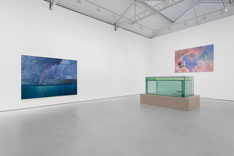 dreamlike aquarium chamber of 'kissing fish' at thaddaeus ropac paris invites visitors inside it - 4