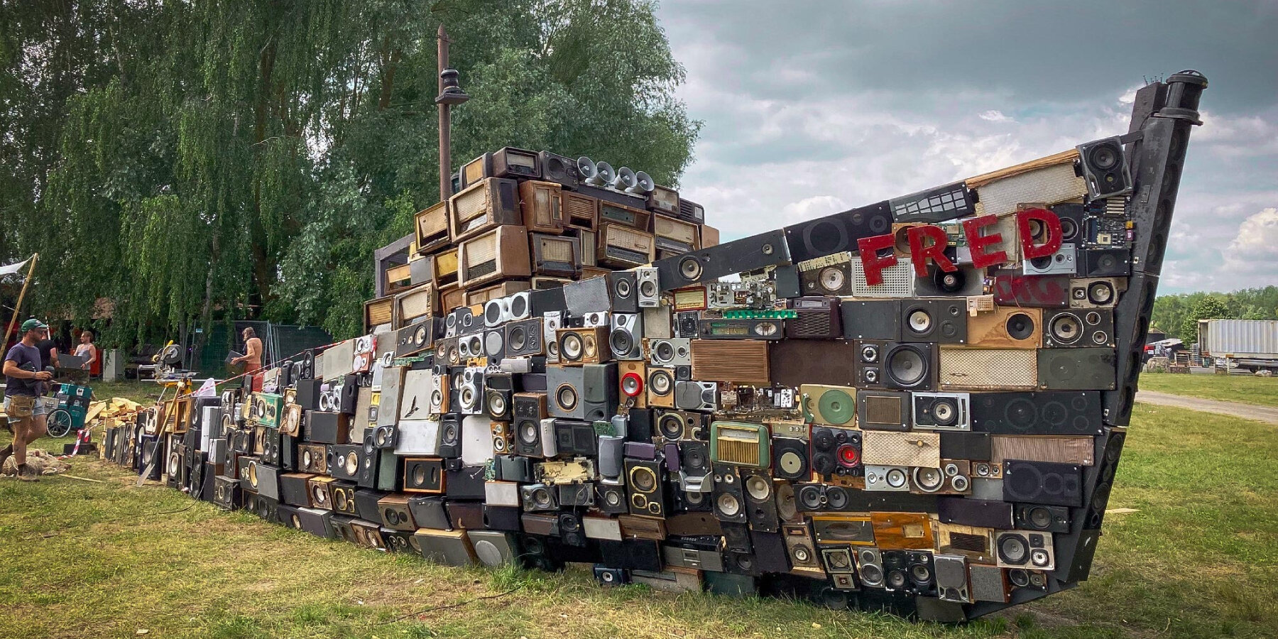 functional-recycled-speakers-benoît-maubrey-public-sculptures-interview-designboom-ban