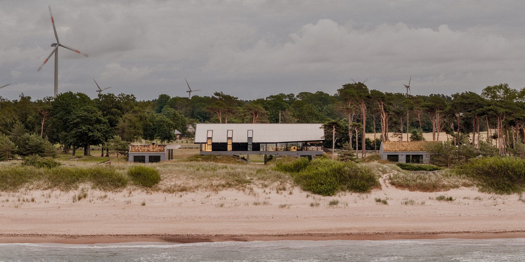 grass-covered-seaside-family-home-abandoned-soviet-military-bunkers-latvia-sar-oad-designboom-1800-3