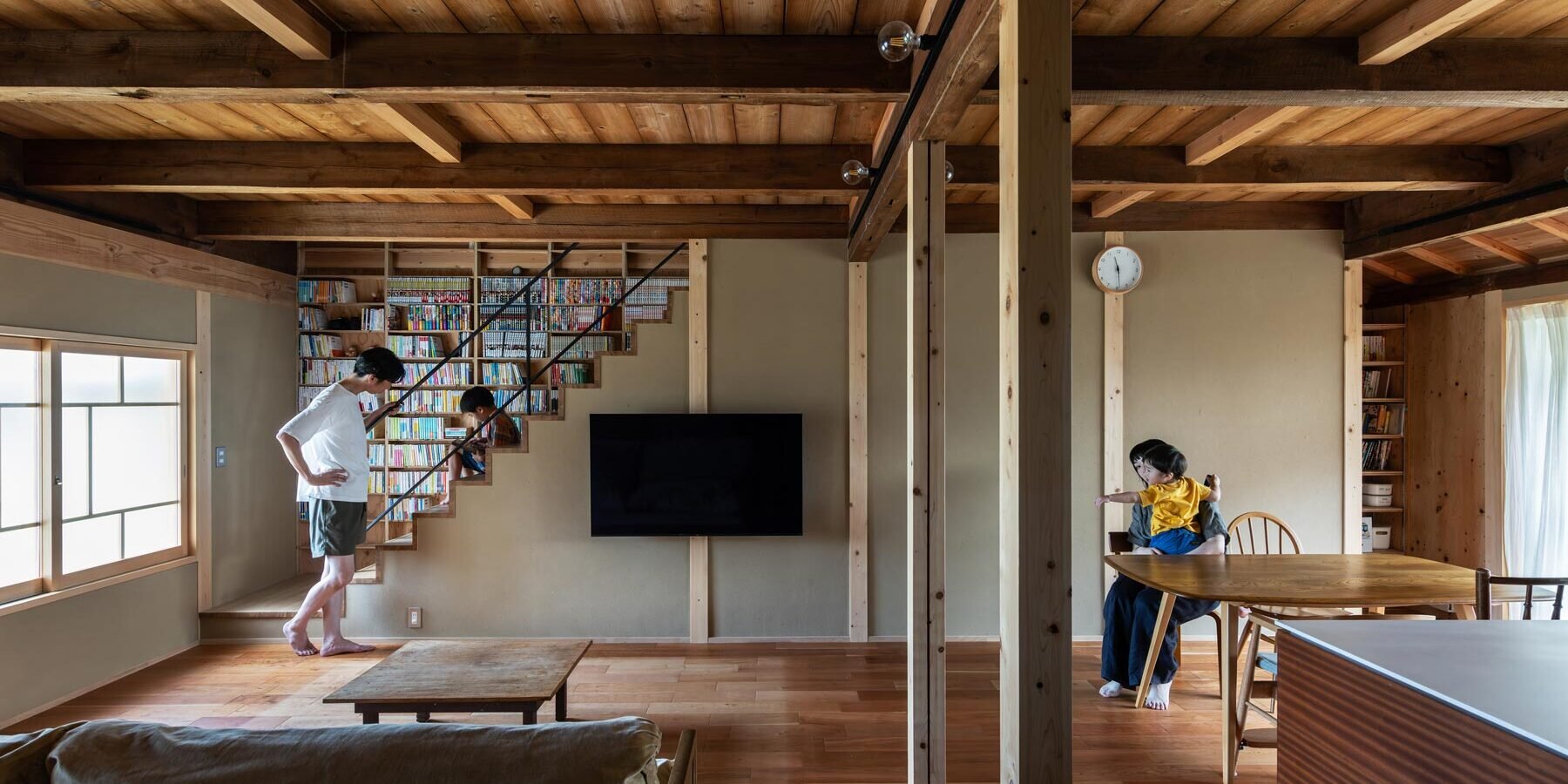 kusafushi-house-yyaa-half-renovation-rowhouse-yagi-cho-japan-designboom-1800-2