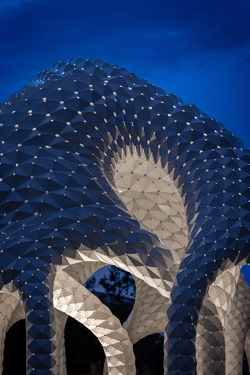 riveted aluminum panels form cocoon-like pavilion by MARC FORNES / THEVERYMANY - 13