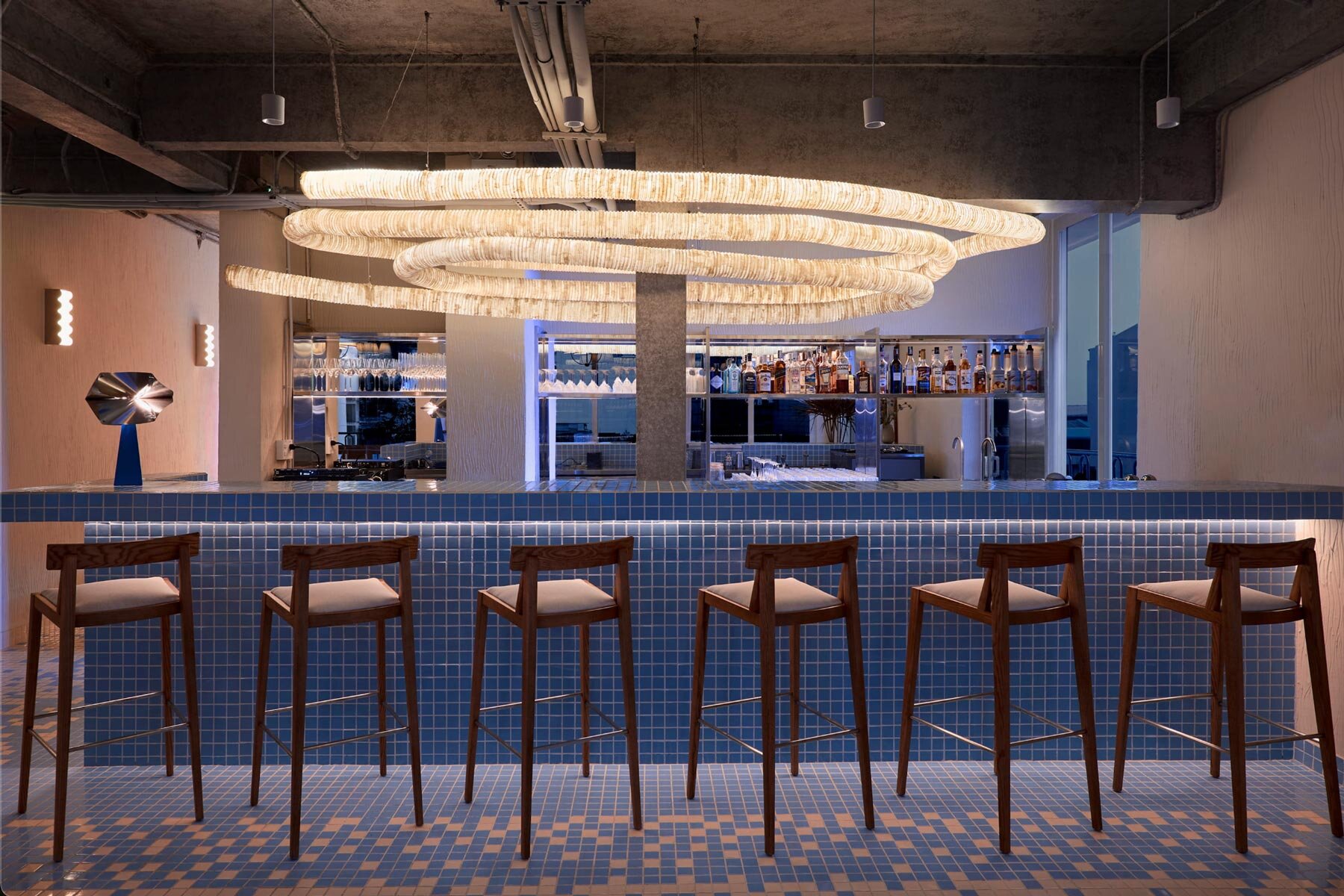 moa-moa-pasta-club-mosaic-gradients-graphic-pasta-motifs-restaurant-interiors-vietnam-designboom-1800-3