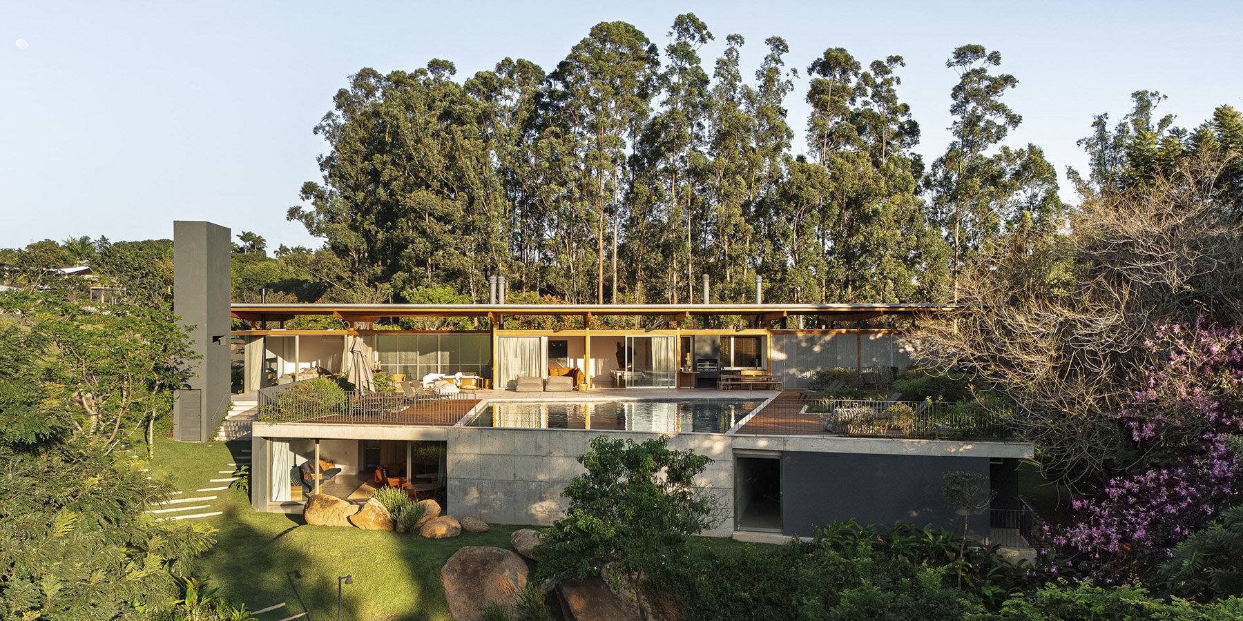 oversized-boulders-and-native-trees-determine-footprint-of-timber-pavilion-by-una-munizviegas-in-brazil-1800