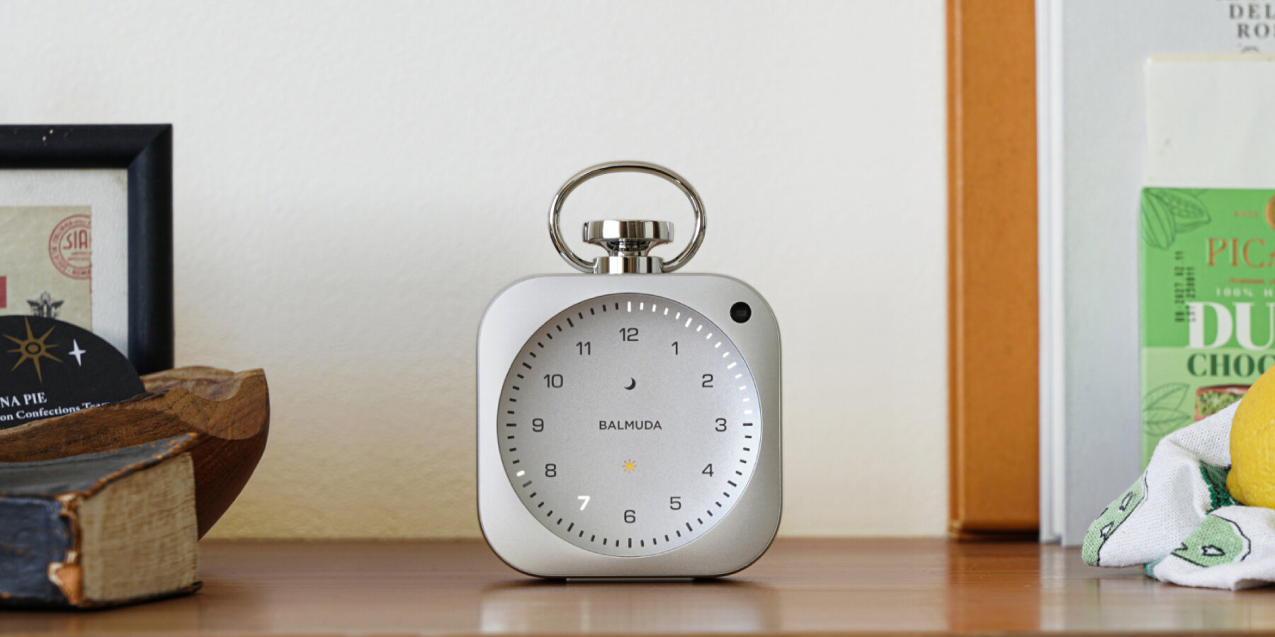 pocket-watch-inspired-clock-time-balmuda-designboom-ban
