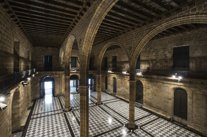 the architecture of Llotja de Mar plays a key role because the event’s stages and spaces