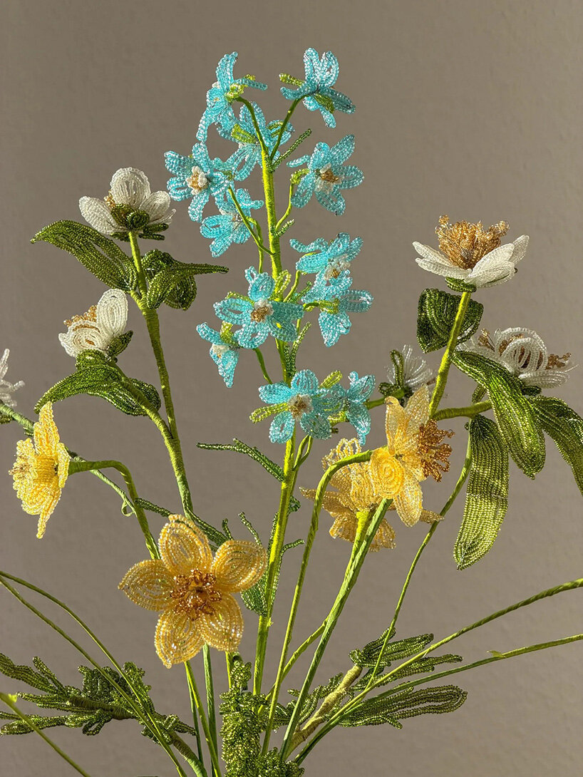 thousands of glass beads form delicate blossoms that never wilt in henri purnell's sculptures - 6