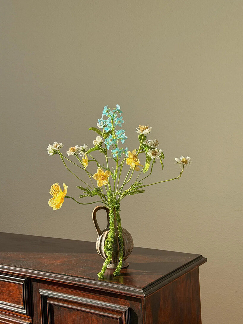 thousands of glass beads form delicate blossoms that never wilt in henri purnell's sculptures - 5