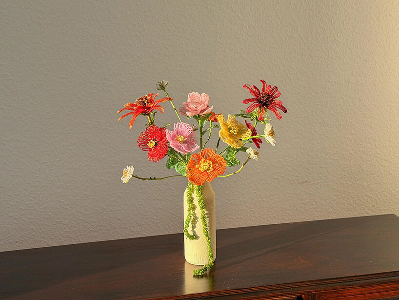thousands of glass beads form delicate blossoms that never wilt in henri purnell's sculptures - 1