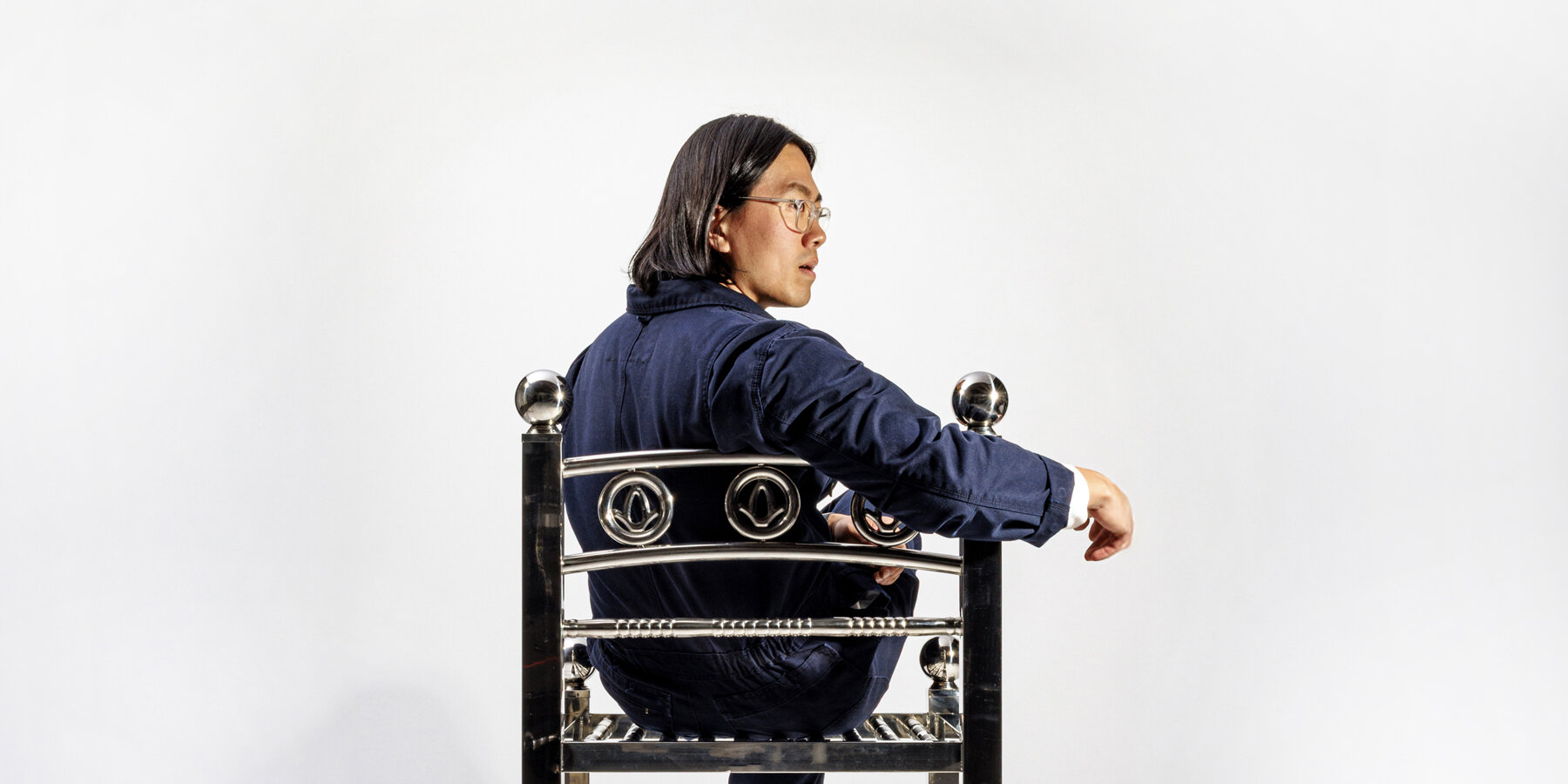 white-picket-chair-han-seungmin-steel-fence-new-york-asian-west-indian-neighborhoods-seating-object-designboom-1800-2