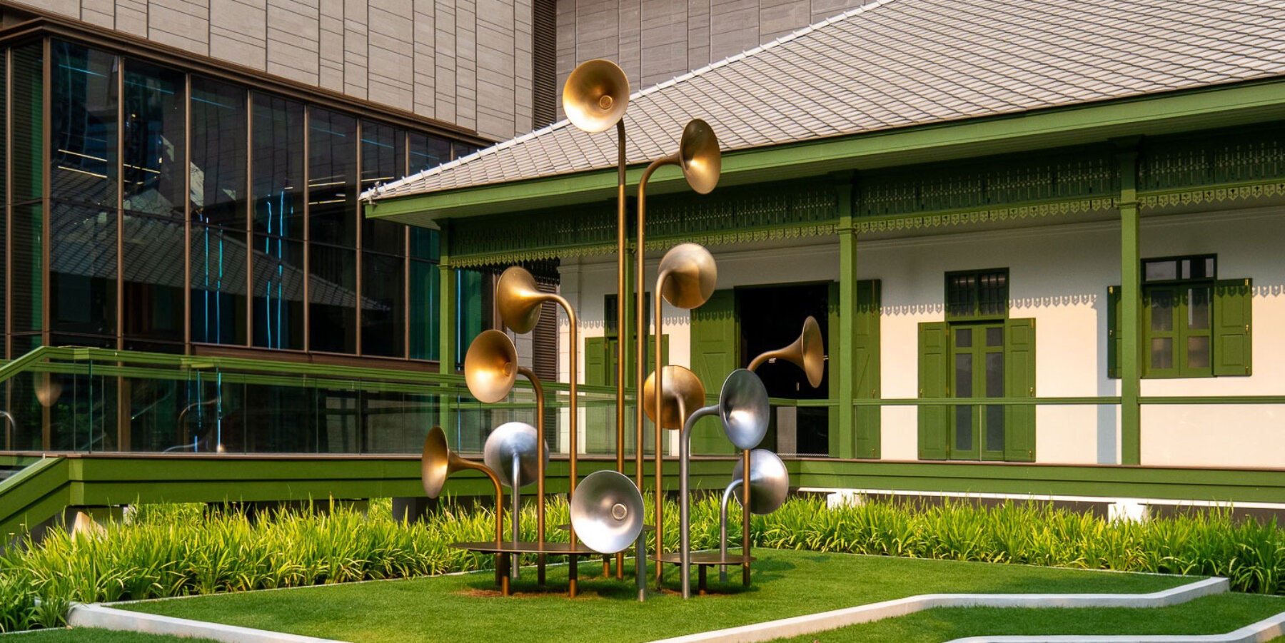 yuri-suzuki-social-architecture-sound-sculpture-voice-playful-interaction-utopia-designboom-ban3