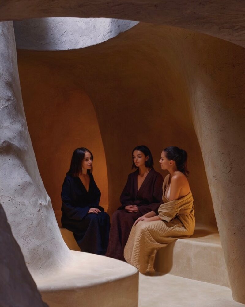 alchemy 38 layers wood, stone, and light into ritual-driven wellness retreat in NY - 5