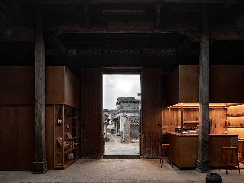 atelier guo inserts cinema into an ancestral hall in china without touching its past - 6