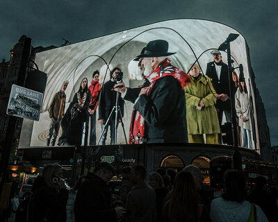 michelangelo pistoletto turns global screens into shared space for reflection and coexistence