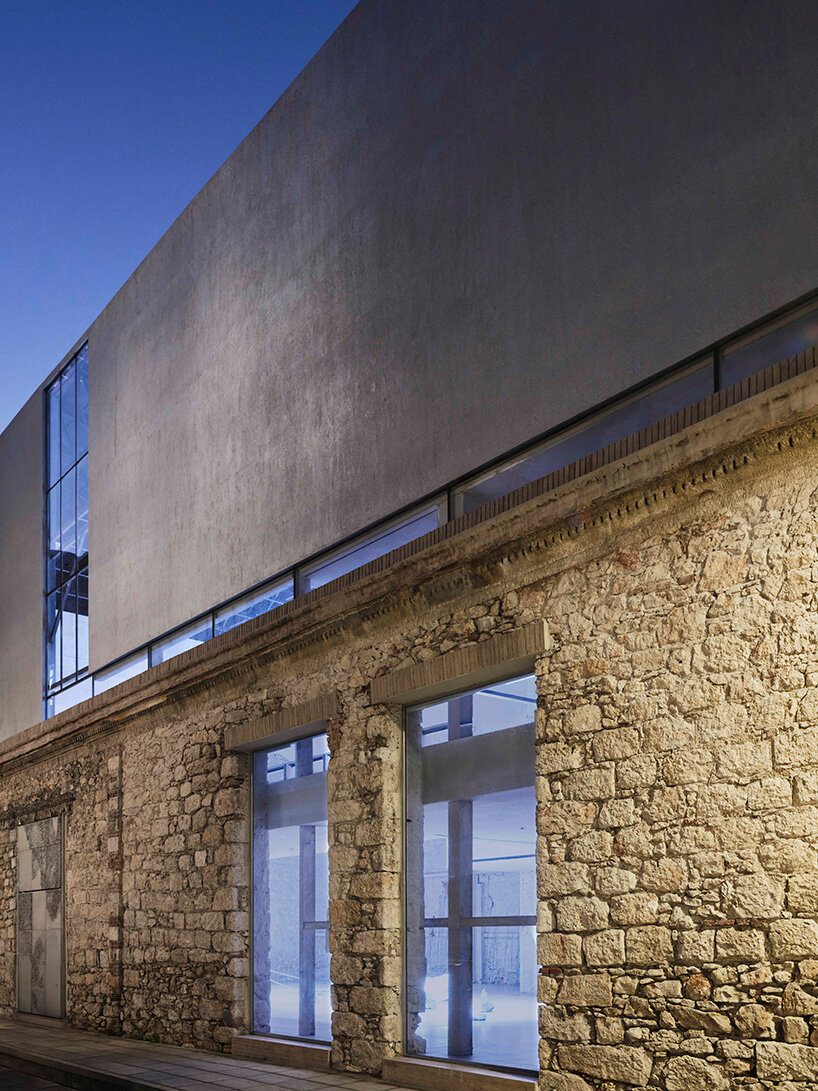 MPNYC transforms 19th-century warehouse into flexible cultural venue in piraeus - 14