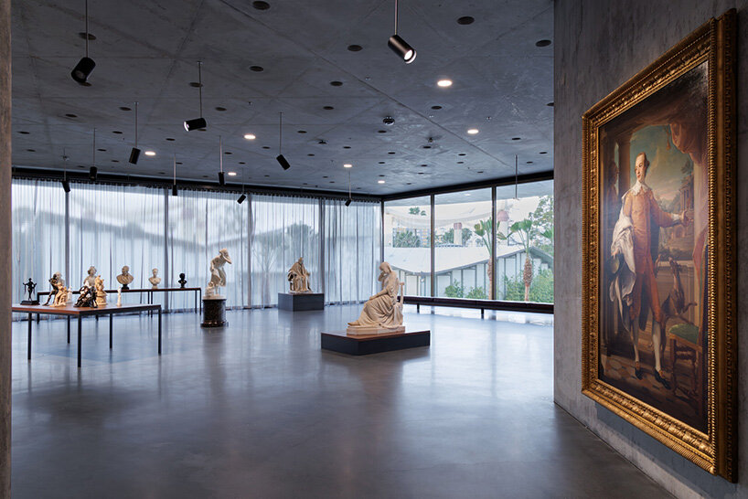 peter zumthor's david geffen galleries open at LACMA as a sweeping glass-and-concrete arc - 11