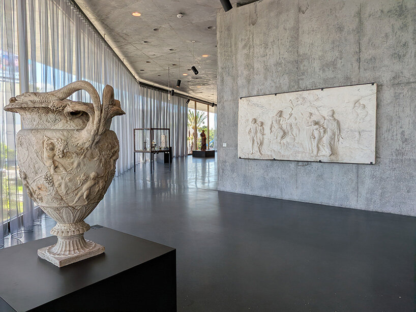 peter zumthor's david geffen galleries open at LACMA as a sweeping glass-and-concrete arc - 8