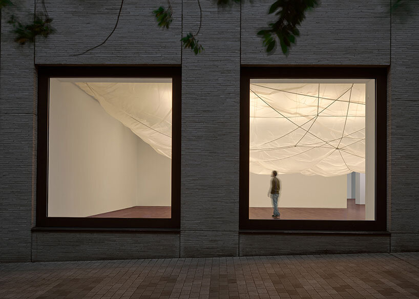 building with air: soft architectures and atmospheric worlds from warhol to A.A. murakami - 13