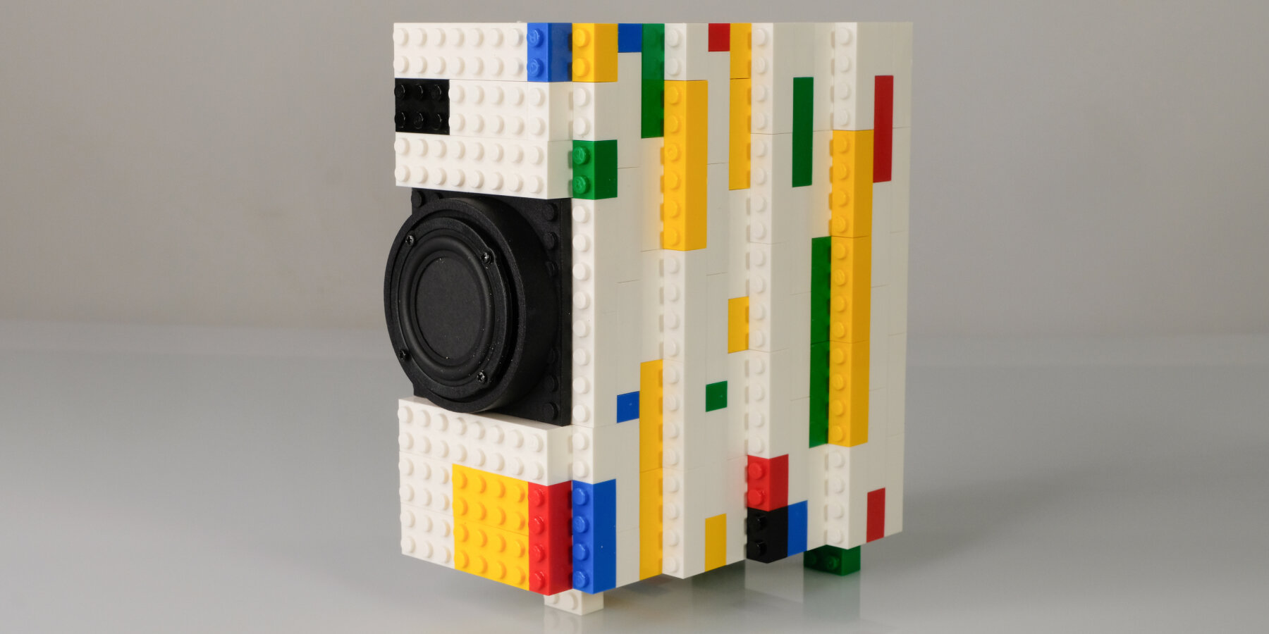 audio-bricks-paolo-caviglia-modular-audio-system-building-bricks-designboom-1800-3